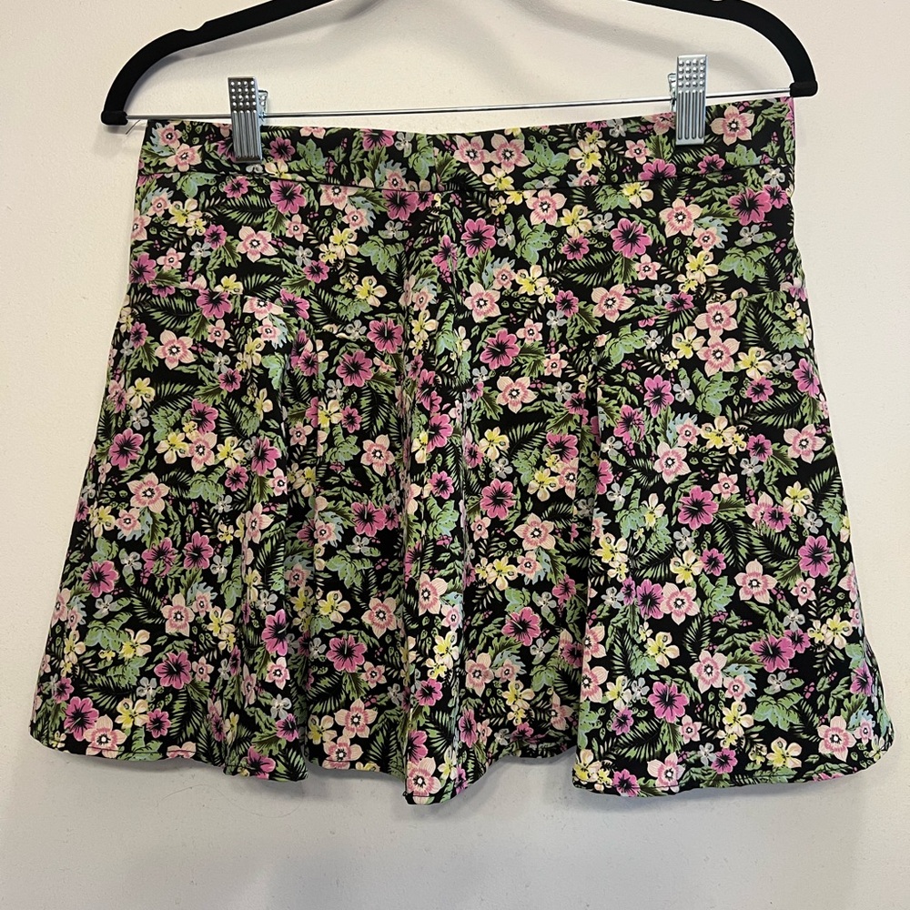 Zara skirt/skort size large